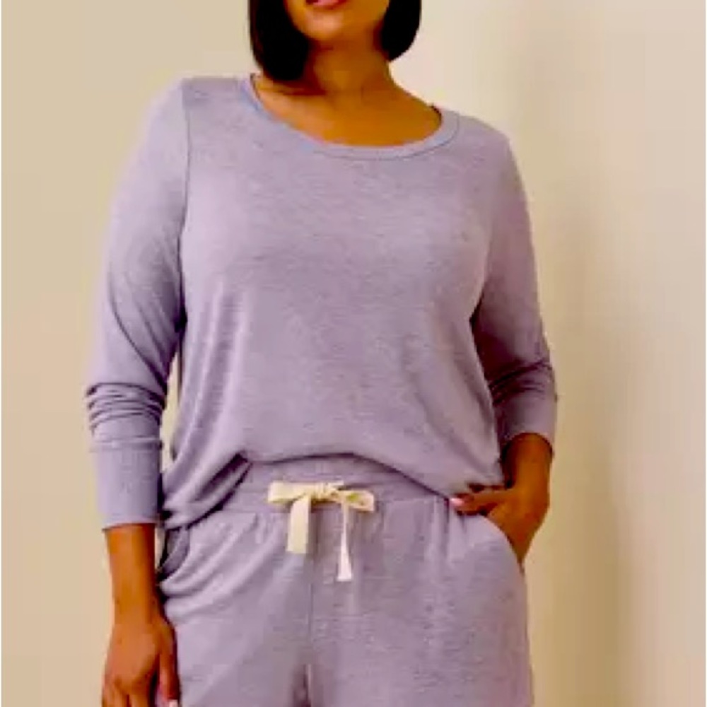 EUC Torrid lightweight Macci lounge set/ lavender/ grey/ size 12
Shorts & Top